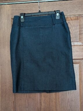 Larry Levine Pencil Skirt in Dark Blue Denim